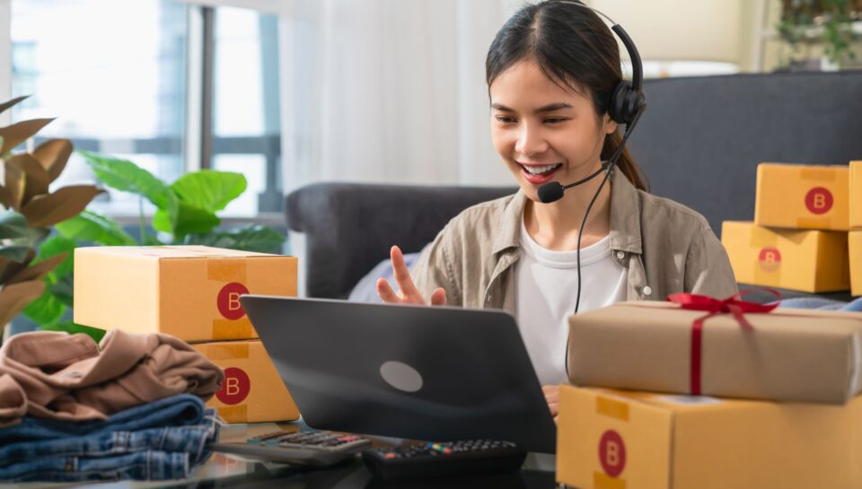 E-commerce Catalog Support to BPM Experts